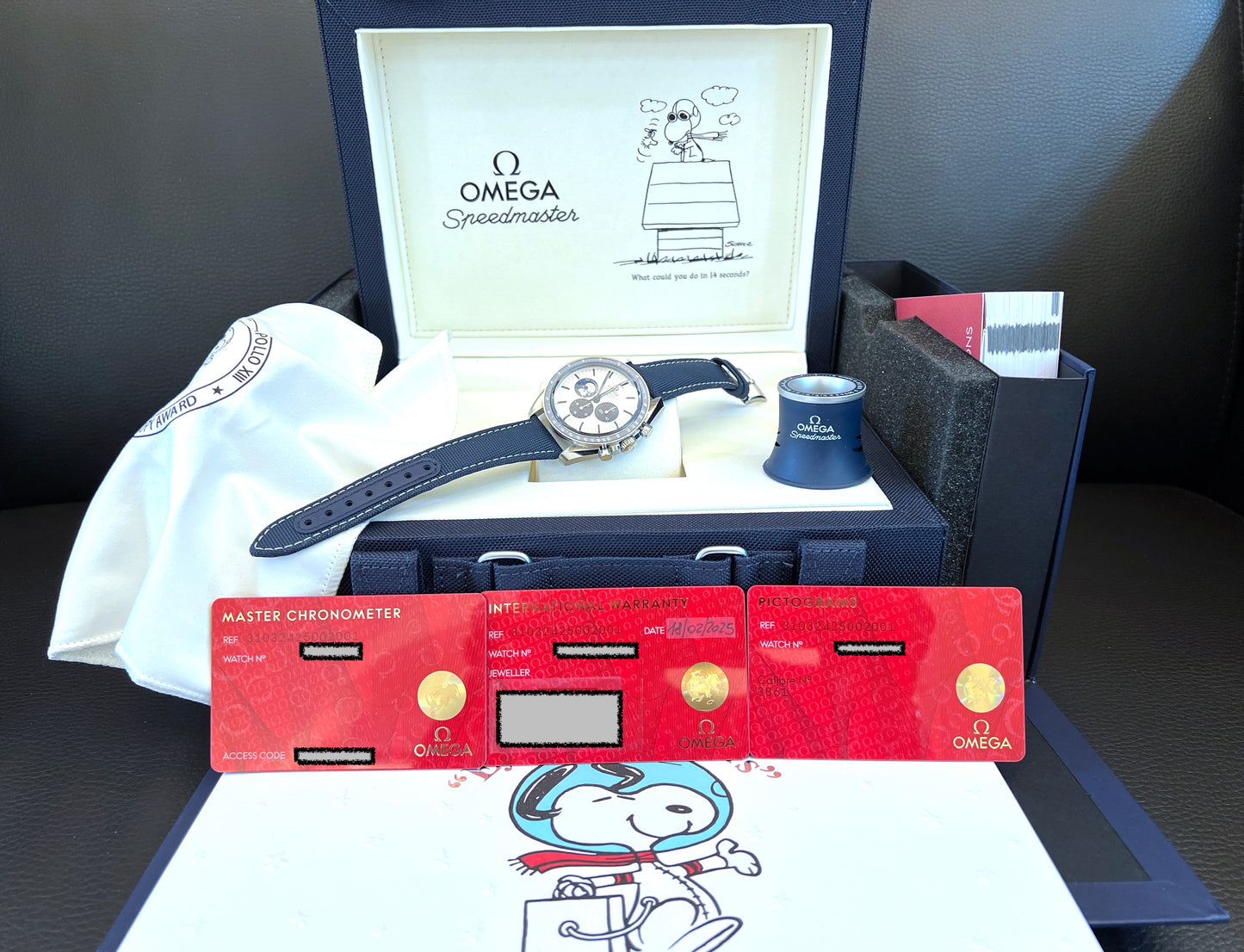 Omega Speedmaster Moonwatch SNOOPY AWARD nuovo 2025