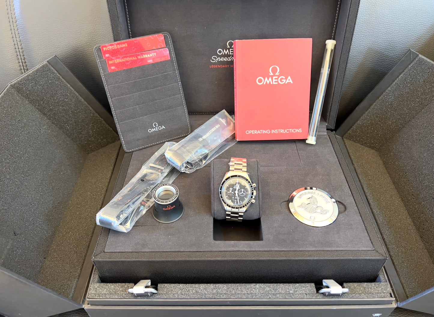 Omega Speedmaster Moonwatch 2019