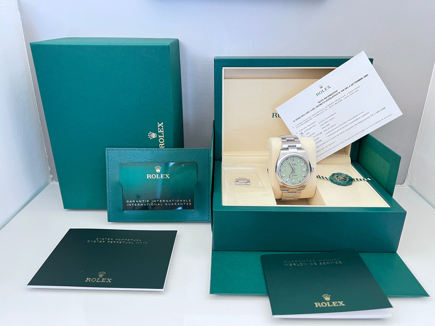 Rolex Oyster Perpetual 134300 PISTACCHIO 41mm